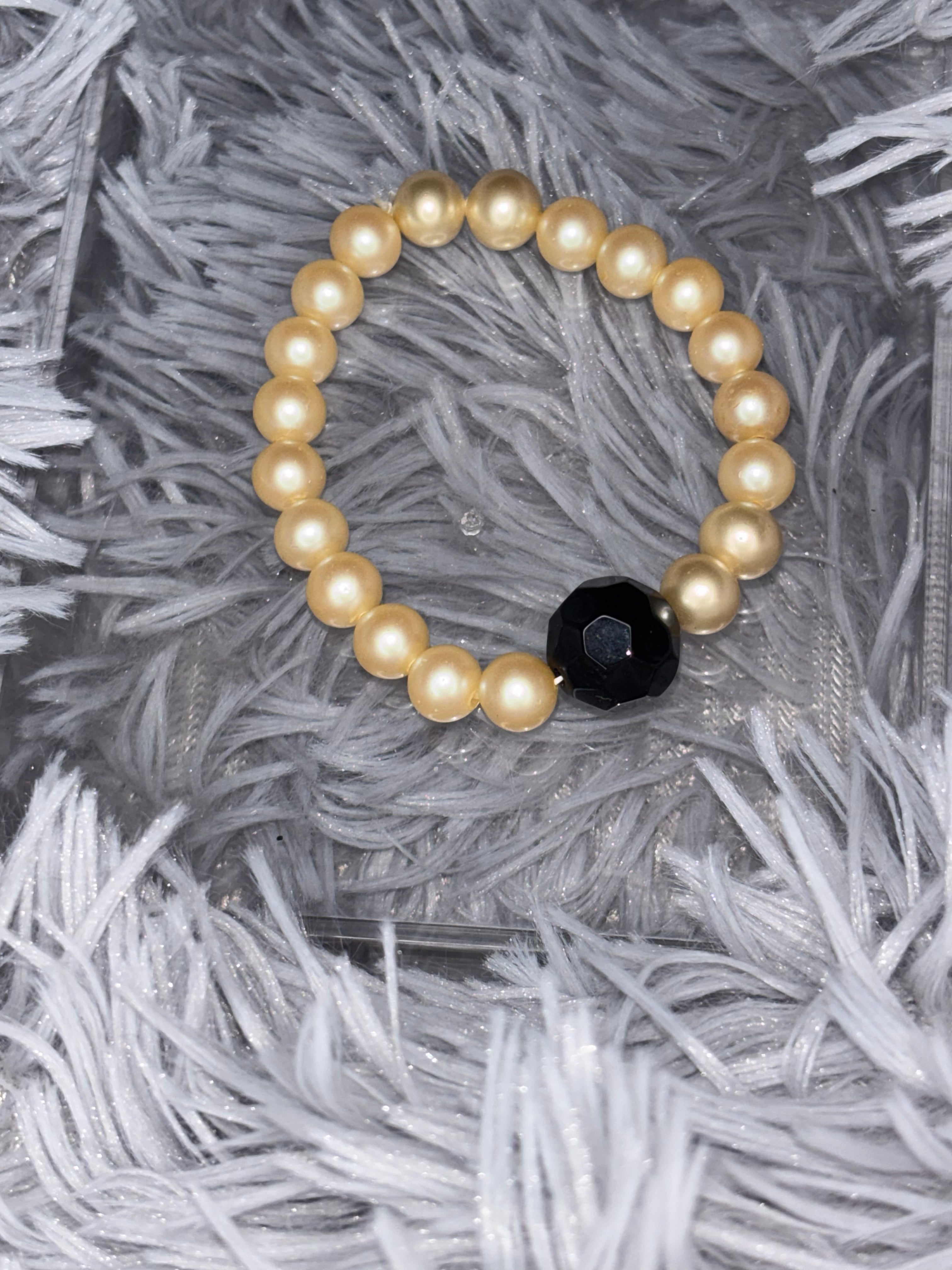 Big Pearl Bracelet